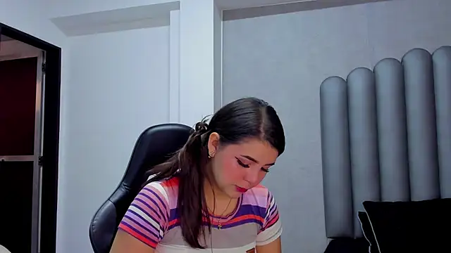 Charlotte-Star online show from November 26, 2025, 7:47 pm