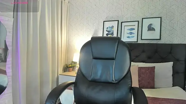 Snapshot of sophie__blare chatting on July 8, 2026, 6:08 pm sophie blare online show from July 8, 2026, 6:08 pm