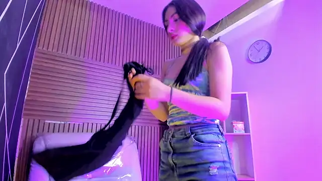 Snapshot of AlliceCopper chatting on November 11, 2025, 2:45 pm AlliceCopper online show from November 11, 2025, 2:45 pm