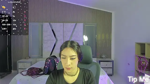 Snapshot of AlliceCopper chatting on September 24, 2025, 2:12 pm AlliceCopper online show from September 24, 2025, 2:12 pm