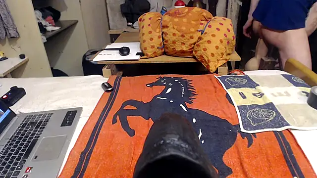 Snapshot of BiglovelyXXL chatting on November 7, 2025, 6:51 am BiglovelyXXL online show from November 7, 2025, 6:51 am