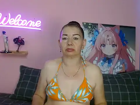Snapshot of estefania_34 chatting on October 11, 2025, 8:21 pm estefania 34 online show from October 11, 2025, 8:21 pm