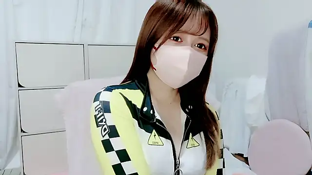 Snapshot of Hanachan_Gcup_ chatting on October 3, 2025, 11:45 am Hanachan Gcup online show from October 3, 2025, 11:45 am