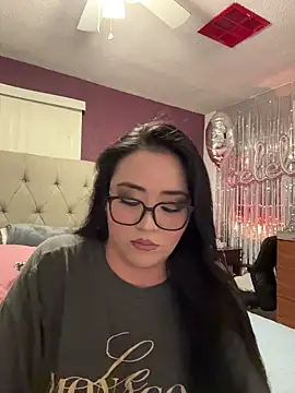 Snapshot of MyHoneyFrida chatting on December 18, 2025, 3:55 am MyHoneyFrida online show from December 18, 2025, 3:55 am