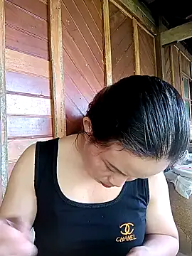 Snapshot of KumChyn chatting on September 28, 2025, 7:26 am KumChyn online show from September 28, 2025, 7:26 am