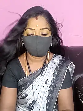 Snapshot of tamilammukuttyy chatting on October 29, 2025, 4:11 am tamilammukuttyy online show from October 29, 2025, 4:11 am