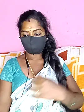 Snapshot of tamilammukuttyy chatting on November 15, 2025, 2:43 pm tamilammukuttyy online show from November 15, 2025, 2:43 pm