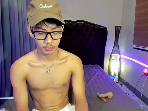 Snapshot of fucking_hot2 chatting on April 10, 2026, 4:03 pm fucking hot2 online show from April 10, 2026, 4:03 pm