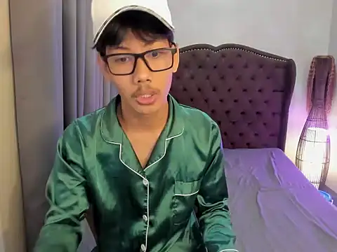 Snapshot of fucking_hot2 chatting on January 15, 2026, 2:48 am fucking hot2 online show from January 15, 2026, 2:48 am