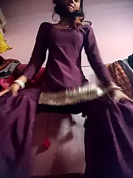 Snapshot of Hot_Mayra_ chatting on November 1, 2025, 8:41 am Hot Mayra  online show from November 1, 2025, 8:41 am