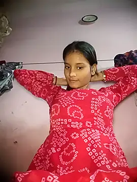 Hot Mayra  online show from November 12, 2025, 5:00 am