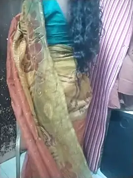 Snapshot of Nithiila chatting on November 27, 2025, 8:37 am Nithiila online show from November 27, 2025, 8:37 am