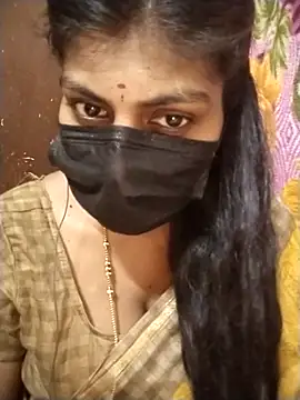 Snapshot of Nithiila chatting on November 14, 2025, 6:17 am Nithiila online show from November 14, 2025, 6:17 am