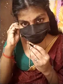 Snapshot of Nithiila chatting on December 18, 2025, 4:44 pm Nithiila online show from December 18, 2025, 4:44 pm