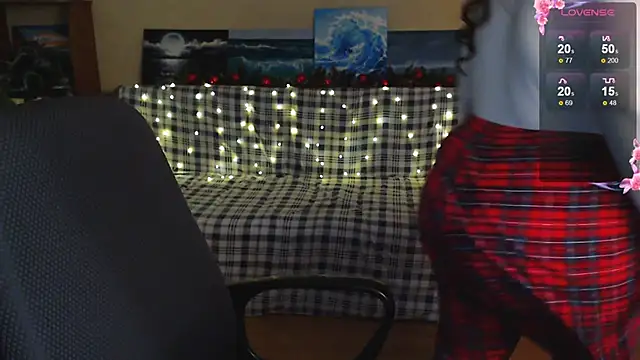 EmillyBones online show from December 15, 2025, 2:23 pm