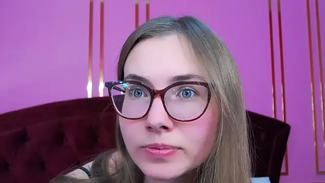 Snapshot of JessieJuss chatting on November 21, 2025, 3:33 pm JessieJuss online show from November 21, 2025, 3:33 pm