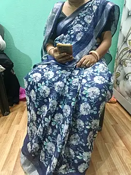 Snapshot of desi_boudi87 chatting on November 3, 2025, 11:58 am desi boudi87 online show from November 3, 2025, 11:58 am