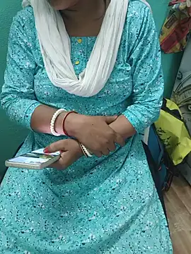 Snapshot of desi_boudi87 chatting on May 13, 2026, 5:25 am desi boudi87 online show from May 13, 2026, 5:25 am