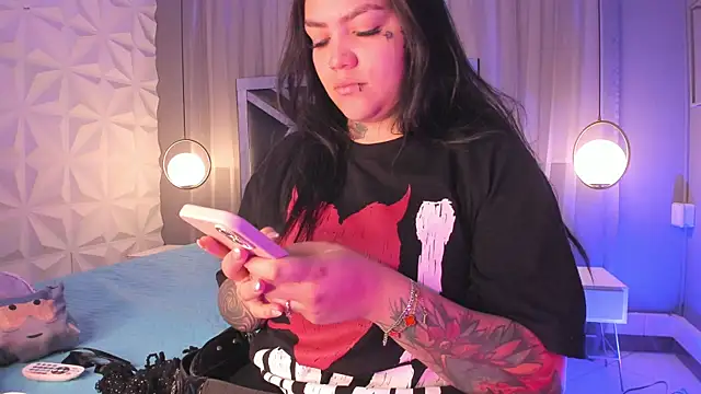 MAGIC TESSA online show from November 17, 2025, 6:45 pm