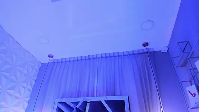 MAGIC TESSA online show from December 13, 2025, 8:04 pm