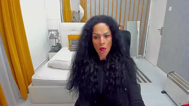 Snapshot of MarbellaRyder chatting on November 14, 2025, 2:43 pm MarbellaRyder online show from November 14, 2025, 2:43 pm