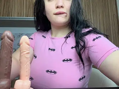 curvybombb online show from November 9, 2025, 8:29 am