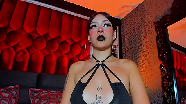 MarieArely online show from October 10, 2025, 9:04 pm