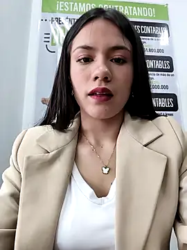 CHARLOTTE  05 online show from December 5, 2025, 12:15 pm