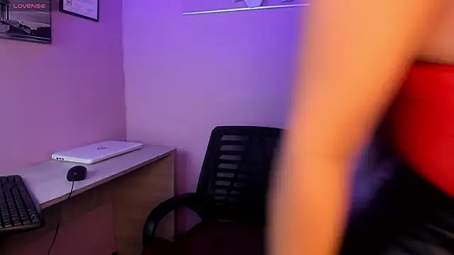 Snapshot of Zairaa_Fox chatting on December 3, 2025, 6:07 pm Zairaa Fox online show from December 3, 2025, 6:07 pm