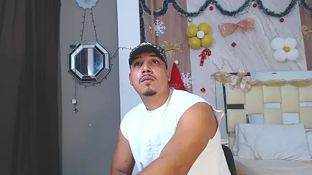 Snapshot of taylor_collins_ chatting on December 15, 2025, 11:10 pm taylor collins online show from December 15, 2025, 11:10 pm