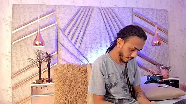 Snapshot of Boss_Domiinator chatting on October 23, 2025, 3:49 am Boss Domiinator online show from October 23, 2025, 3:49 am