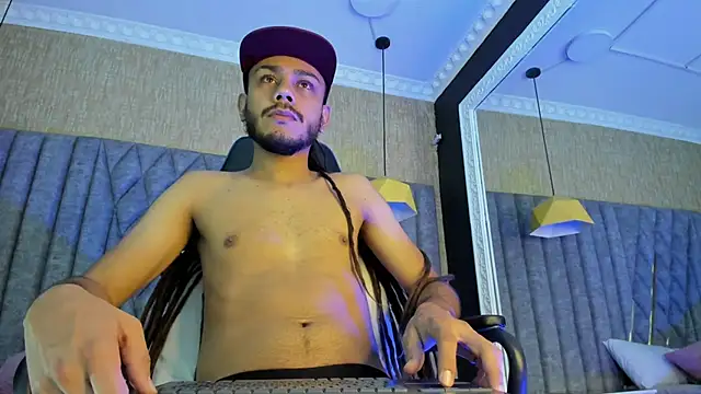 Snapshot of Boss_Domiinator chatting on November 10, 2025, 3:22 am Boss Domiinator online show from November 10, 2025, 3:22 am