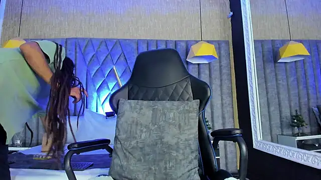 Snapshot of Boss_Domiinator chatting on December 14, 2025, 3:57 am Boss Domiinator online show from December 14, 2025, 3:57 am