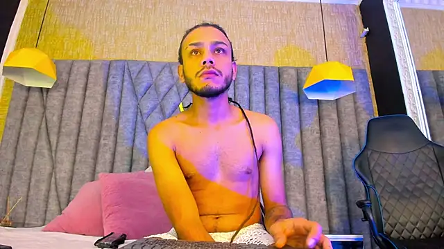 Snapshot of Boss_Domiinator chatting on November 15, 2025, 3:43 am Boss Domiinator online show from November 15, 2025, 3:43 am