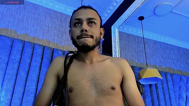 Snapshot of Boss_Domiinator chatting on November 4, 2025, 3:43 am Boss Domiinator online show from November 4, 2025, 3:43 am