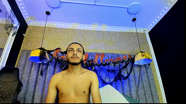 Snapshot of Boss_Domiinator chatting on October 26, 2025, 3:29 am Boss Domiinator online show from October 26, 2025, 3:29 am