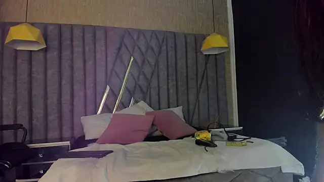 Snapshot of Boss_Domiinator chatting on November 13, 2025, 3:32 am Boss Domiinator online show from November 13, 2025, 3:32 am