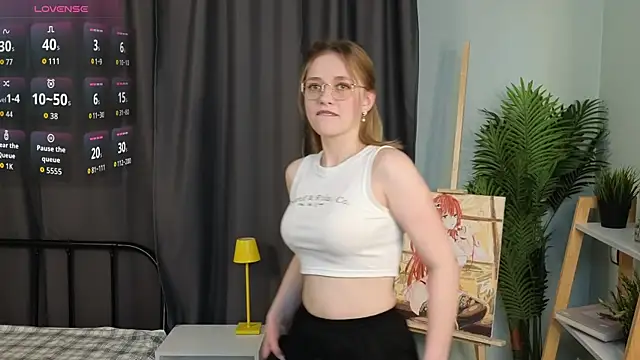 Snapshot of HollieCollelo chatting on November 25, 2025, 3:29 am HollieCollelo online show from November 25, 2025, 3:29 am