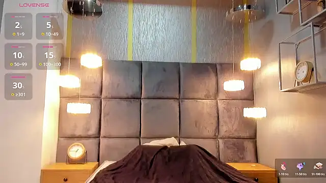 Snapshot of HunterHeat_ chatting on November 20, 2025, 11:55 am HunterHeat online show from November 20, 2025, 11:55 am