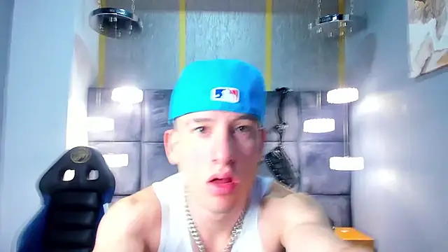 HunterHeat  online show from March 11, 2026, 12:21 pm