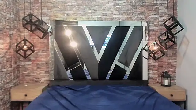 Snapshot of HunterHeat_ chatting on December 4, 2025, 12:15 pm HunterHeat online show from December 4, 2025, 12:15 pm