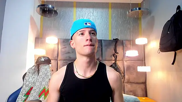 HunterHeat  online show from March 16, 2026, 12:09 pm