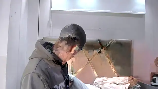 Snapshot of HunterHeat_ chatting on October 31, 2025, 1:08 pm HunterHeat online show from October 31, 2025, 1:08 pm