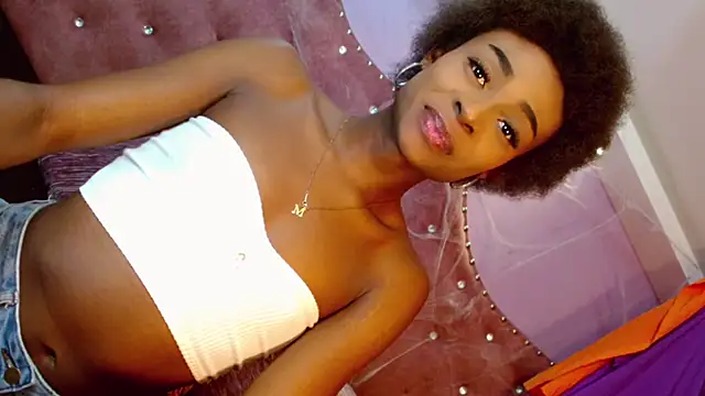 MariahMendezz online show from October 17, 2025, 4:38 am