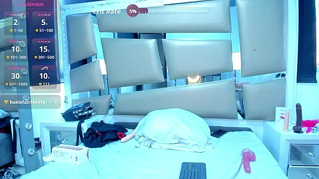 Snapshot of Luna_and_lindsy chatting on September 23, 2025, 3:41 pm Luna and lindsy online show from September 23, 2025, 3:41 pm