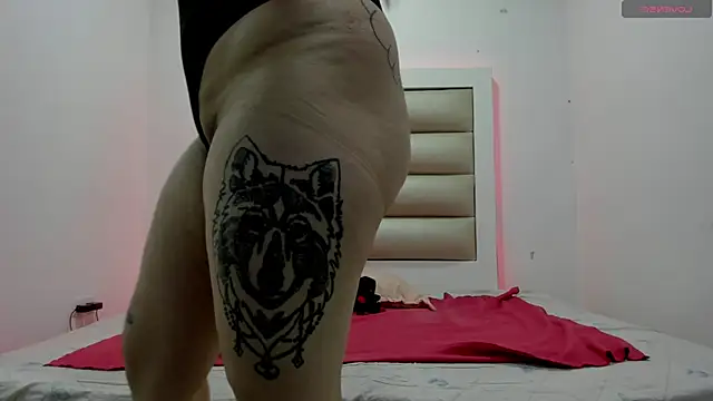 Snapshot of Luna_and_lindsy chatting on November 6, 2025, 12:31 pm Luna and lindsy online show from November 6, 2025, 12:31 pm