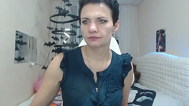 Snapshot of AvaSaturnian chatting on November 4, 2025, 7:23 am AvaSaturnian online show from November 4, 2025, 7:23 am