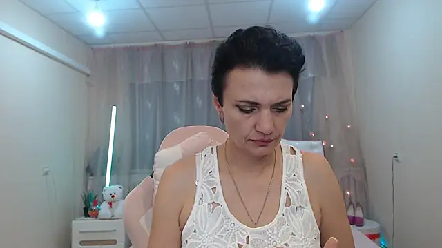 Snapshot of AvaSaturnian chatting on November 14, 2025, 1:26 pm AvaSaturnian online show from November 14, 2025, 1:26 pm