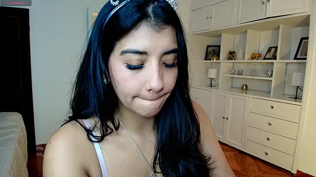 Snapshot of nina_moen chatting on November 1, 2025, 3:24 am nina moen online show from November 1, 2025, 3:24 am