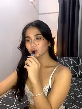 Snapshot of AngelHille chatting on October 4, 2025, 3:46 pm AngelHille online show from October 4, 2025, 3:46 pm